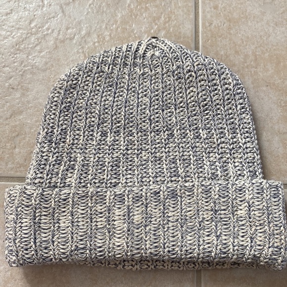 LYM beanie - Picture 5 of 5